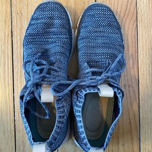 Clark tennis shoes. Size 8. Black and white.